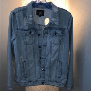 Distressed Denim Jacket.🧥